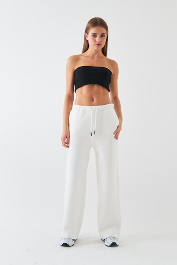 The Champ Clothing Oversize Unisex Sweatpants White – 3 Thread Ribbed, Wide Leg, with Pockets, Modern Comfortable Fit