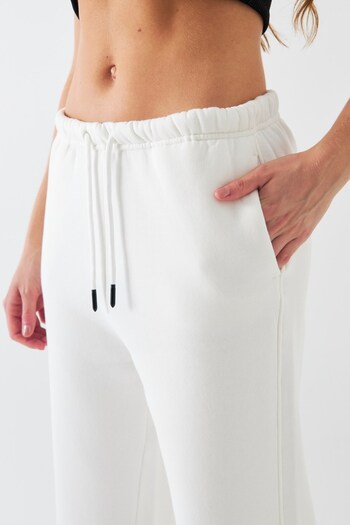 The Champ Clothing Oversize Unisex Sweatpants White – 3 Thread Ribbed, Wide Leg, with Pockets, Modern Comfortable Fit