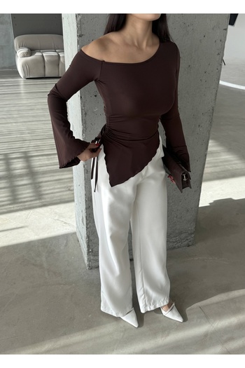 EYLANA Cross-Cut Elevator Spanish Sleeve Blouse