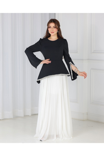 Elegant Black dress with pleated chiffon