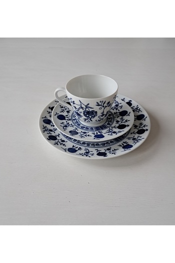 Bavaria Seltman Weiden Antique 3-Piece Tea Cup Navy Blue