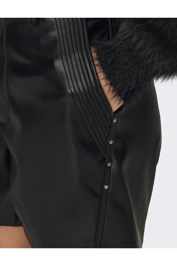 ONLY shorts, black
