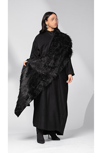 outline Black abaya with fur inserts