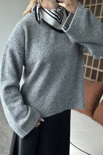 Laluvia Gray Crew Neck Sweater - 04621