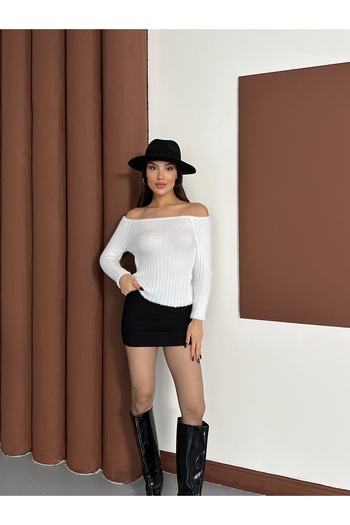 MODAMERSİ Women's White Madonna Collar Soft Sweater