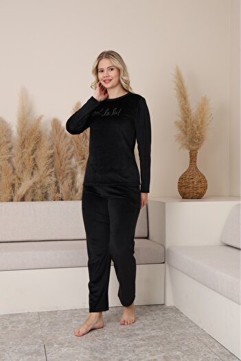LİLA İÇ GİYİM Velvet Printed Text Detailed Black Pajama Set