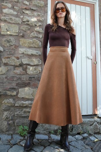 VAGGON Women's Tan Suede Textured Wide Cut Midi Skirt Vs01214