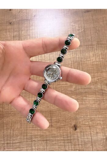 LOOQ Detailed Stylish Vintage Women's Wristwatch