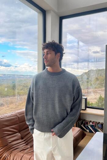 Flaw Wear Crew Neck Ribbed Gray Knit Sweater