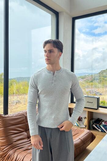 Flaw Wear Reverse Stitched Buttoned Knit Sweater