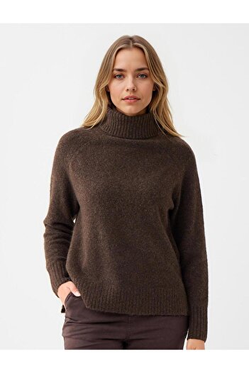 Jimmy Key Bitter Brown Straight Cut Turtleneck Knit Sweater