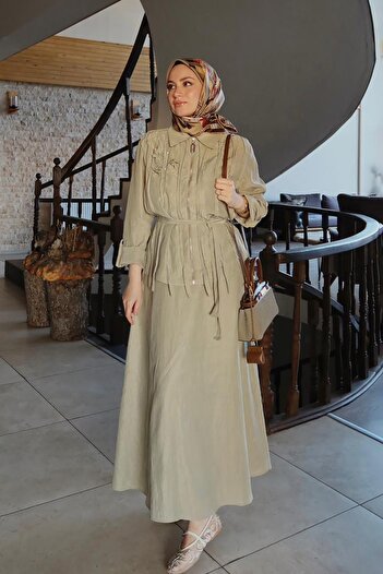 Levidor Green Collar Stone Detailed Cupra Skirt Set