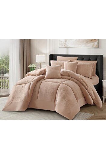SNOOZYL Luxurious winter king size bedspread, embroidered with soft velvet and fur to keep you warm
