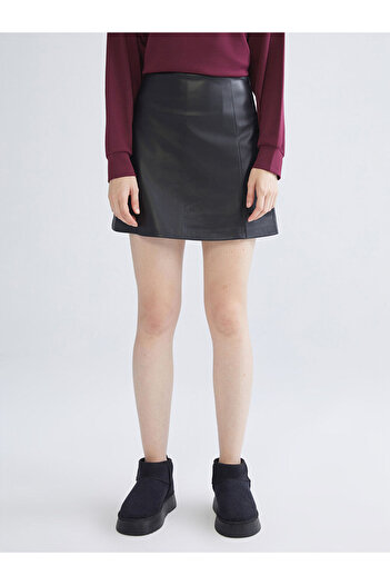 LC Waikiki Sparkling Choices from Shining Store |   Skinny Fit Slit Leather Look Skirt