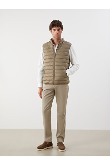 LC Waikiki Standard Mold Stand Collar Men's Puffer Vest