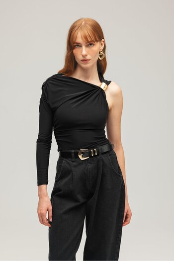 Saade Black Women's One Shoulder Gold Buckle Asymmetrical Knitted Blouse