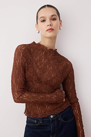 Trendyol Collection Καφέ εφαρμοστό/στενό στο σώμα μανίκια ρεγκλάν με δαντέλα μακρυμάνικη ελαστική πλεκτή μπλούζα TWOAW26BZ00048