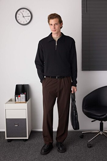 Trendyol Collection Schwarzes Oversize-Polo mit schlichtem Polokragen T-Shirt/Sweatshirt TMNAW26PO00000