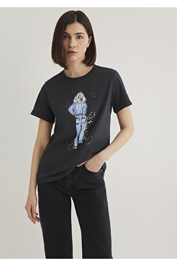 Mavi Denim Girl bedrucktes anthrazitfarbenes Istanbul-T-Shirt mit normaler Passform 168890 -29726
