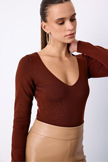 Sateen V-Neck Crop Knitwear - Brown