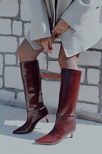 POLKA STORE Fall Kitten Heel Below-The-Knee Pointed Toe Piping Tape Detailed Matte Leather Women's Boots