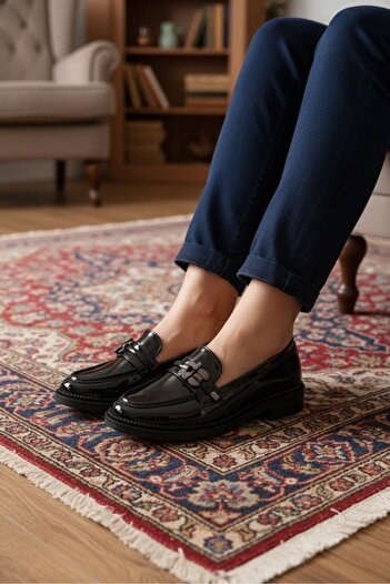 MARSEDO Дамски мокасини с катарама Classic Shoes Naya Черно лакирано кожа