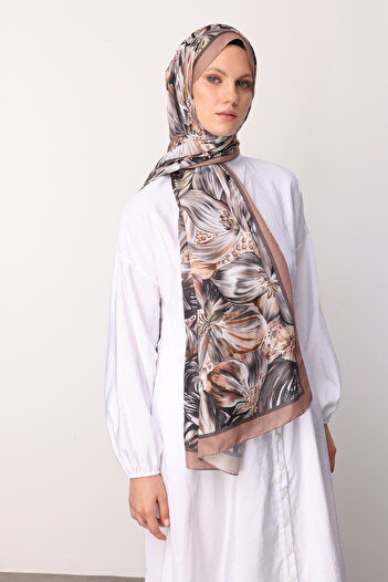Mooncorn Brown Larin Pattern Cotton Shawl