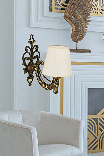 DEDE SINGLE ANTIQUED CADENA SCONCE WITH CREAM COLOR HAT