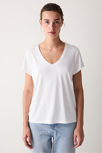 Penti Λευκό T-Shirt Modal με κανονική εφαρμογή με λαιμόκοψη