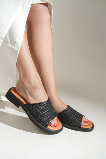 Capone Outfitters Cori Genuine Leather Short Heeled Comfort Single Strap Women's Slippers