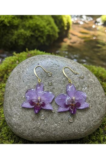 Lorys Boutique Natural Orchid Earrings