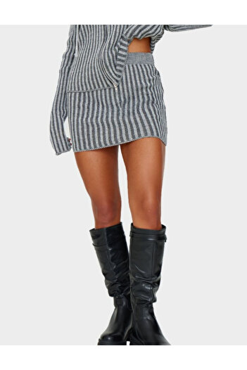 Pretty Little Thing PRETTYLITTLETHING mini skirt, grey