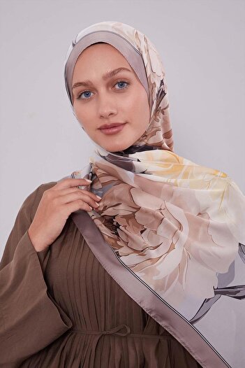 Levidor K.Vizon Lotus Pattern Indian Silk Shawl