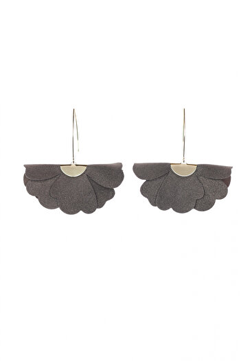 HAIArt Handmade leather floral earrings - Taupe with glitter - Golden hook
