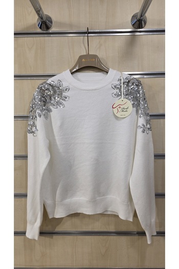 Park Moda Sweater with Sequin Embroidery on the Shoulders