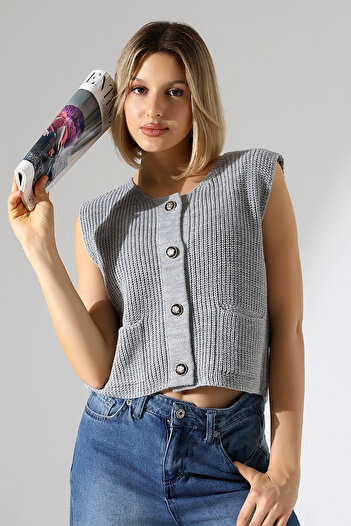 Devinka Women's 4 Button Pocket Short Knit Vest