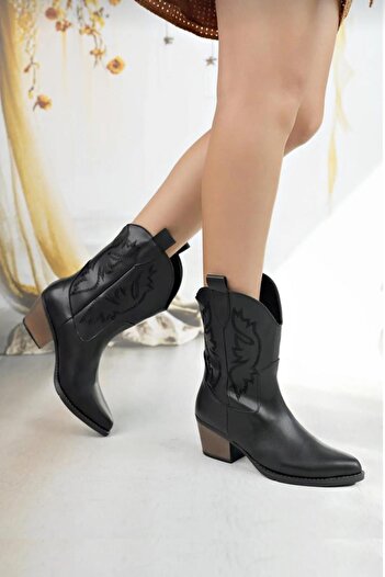 Preshley Women's Doly Black Leather Embroidered 5 cm Heeled Cowboy Boots