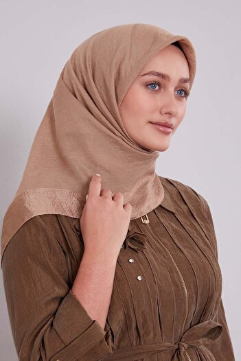Levidor Latte Havana Scarf
