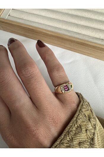 ringbox Fuchsia Baguette Stone Little Finger Ring