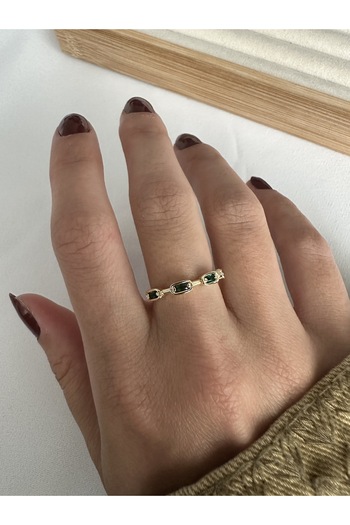 ringbox Emerald String Ring