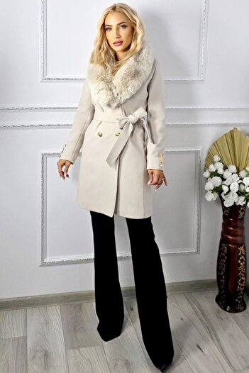 FashionForYou Palton scurt simetric EVoria, guler de blană și șnur în talie, crem, 42