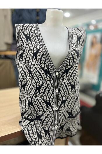 TCR Women's Knitwear Buttoned Pocketed Patterned Seasonal Vest
