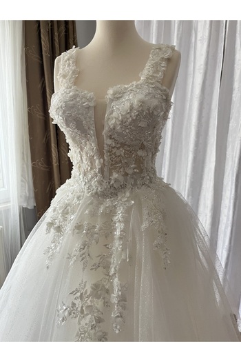 AYŞE KOÇYİĞİT Three-Dimensional Heavy Embroidered A-Line Trail Wedding Dress