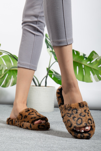 STOCON Plush Fluffy Leopard Fabric Women's Indoor Slippers Comfortable and Stylish Winter Lightweight Non-Slip Dowry Slippers Stc1169