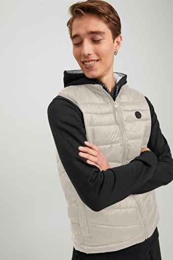 Jack & Jones Vestă pentru bărbați Jack&Jones cu glugă puf bej 12258452