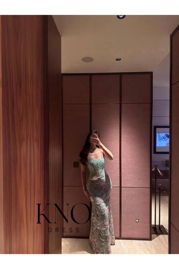 KNO Luxurious tulle dress with 3D roses and hand embroidery