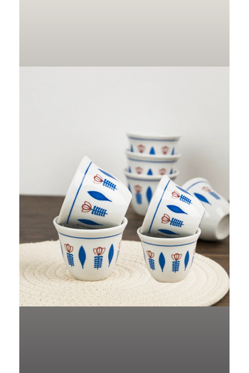Generic Arabic coffee cup made of porcelain, featuring an elegant heritage design that combines authenticity and modernity. 12 cups.