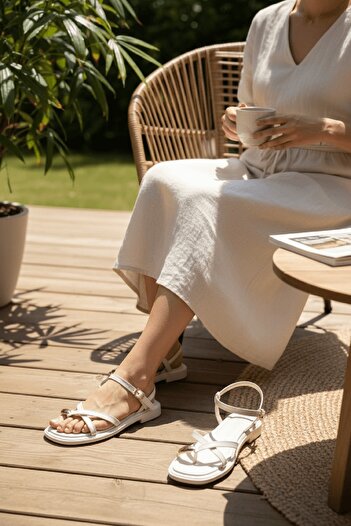 DURUNUN BUTİĞİ Duil White Ring Detailed Daily Use Sandals