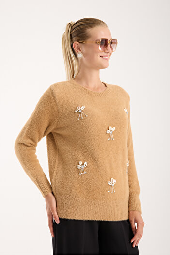 Moda Days Women's Beige Beard Yarn Front Accessory Crew Neck Knitwear Sweater