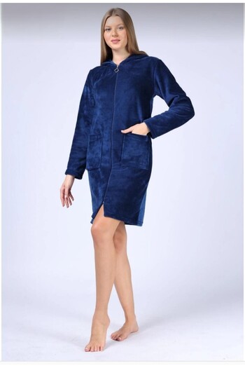 mervemoda Hooded velvet robe